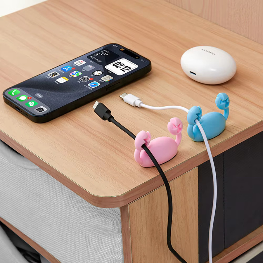 Cartoon-Krabben-Kabel-Organizer aus Kunststoff in Blau und Multicolour für die mobile Ladekabel-Aufbewahrung - Bild 5