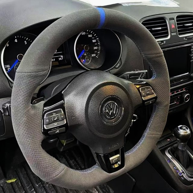 GNUPME Anti-Rutsch Wildleder Lenkradbezug für Volkswagen Golf 6 GTI MK6, Polo GTI und Scirocco - Bild 1
