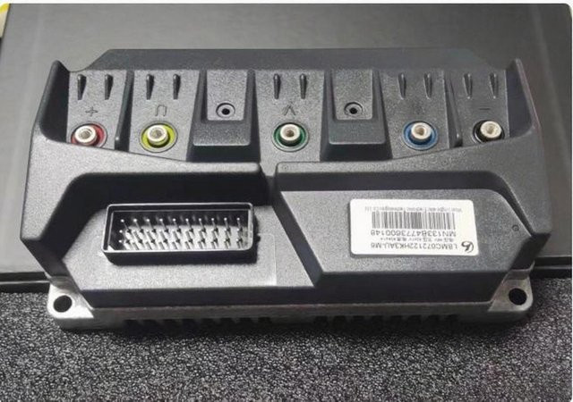Mingbang N1/N1S Spezialcontroller für Elektrofahrzeuge in Schwarz mit Doppelloch-Originalstil - Bild 1