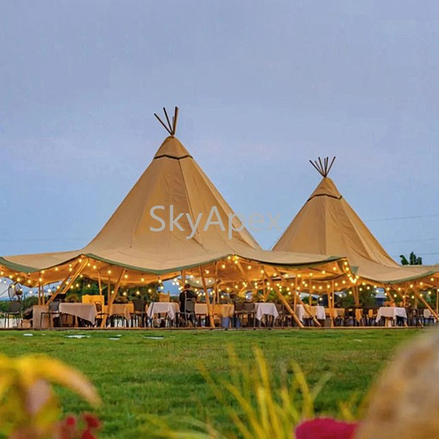 Premium Pyramiden-Partyzelt in Beige als Boho Tipi-Tarpzelt für 100 Personen bei Hochzeiten, Messen und kommerziellen Veranstaltungen - Bild 1