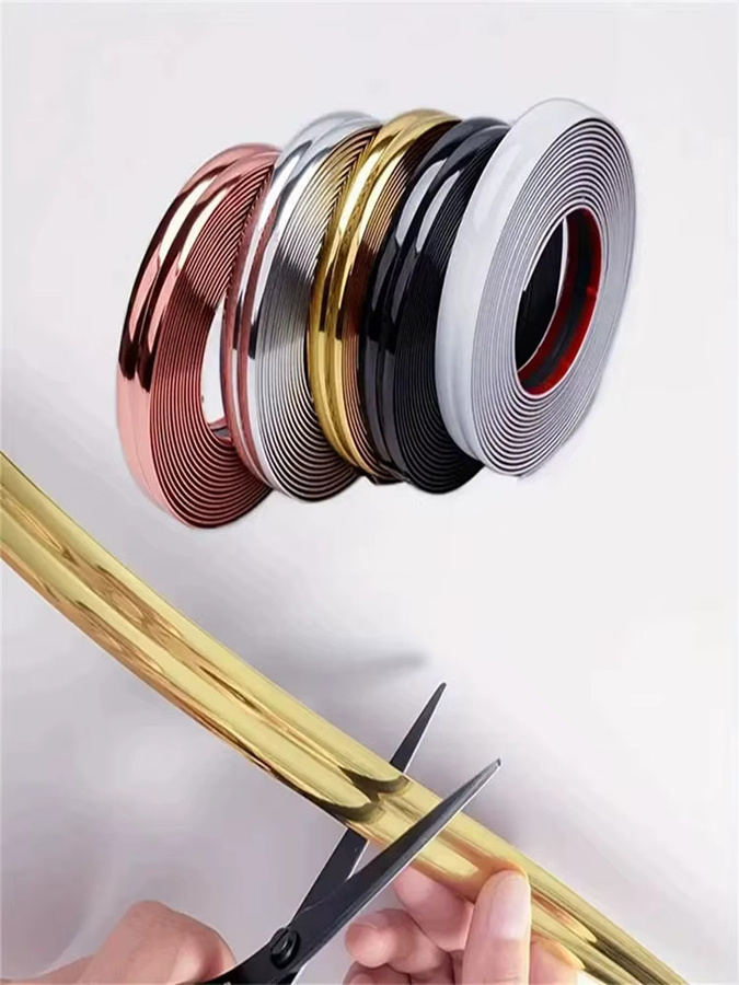 Selbstklebendes PVC Stoßschutzband in Weiß als dekorativer Wandaufkleber und Kantenschutz für Möbel und Wandecken - Bild 6