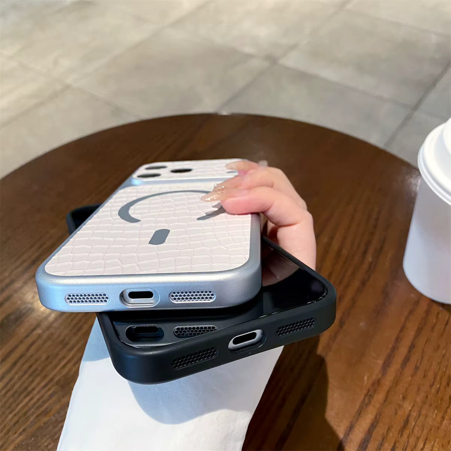 Magnetische Krokodilleder Handyhülle mit Fensterabdeckung für Apple iPhone 17, 16, 15, 14, 13 Pro Max in Grau mit MagSafe Kompatibilität - Bild 3