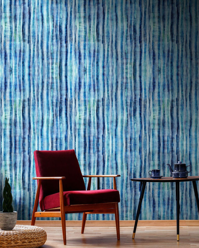 MINDTHEGAP Tapete Tie Dye Aquamarine in Blau mit abstraktem Mid-Century Design aus Vlies - Bild 2