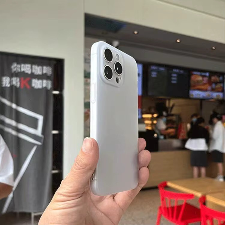 Ultradünne PP-Schutzhülle für iPhone Modelle in Transparent und Weiß, 0,3 mm Clear Cover - Bild 2
