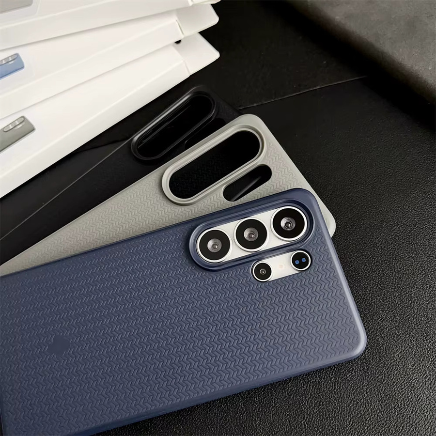 Spigen Liquid Air MagSafe Magnetische Schutzhülle für Samsung Galaxy S26, S25 Ultra und S25 Plus in Schwarz - Bild 3