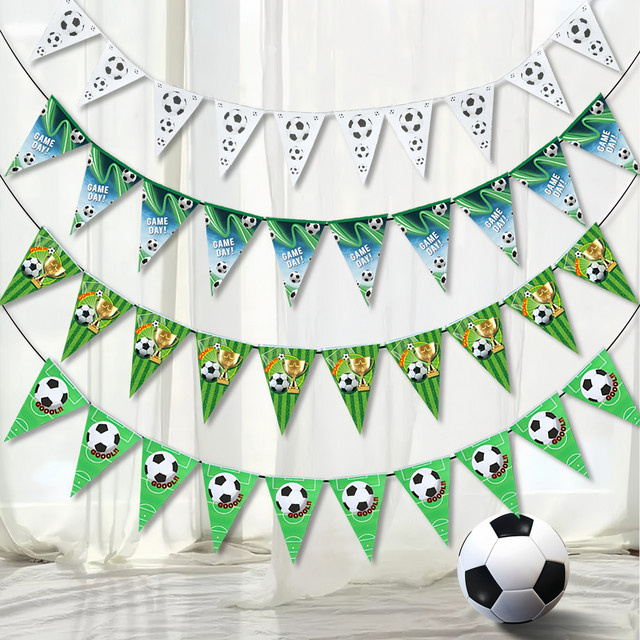 10 Stück Fußball Wimpelkette von Brilliant life als Partydekoration zum Aufhängen für Kinder und Geburtstage - Bild 1