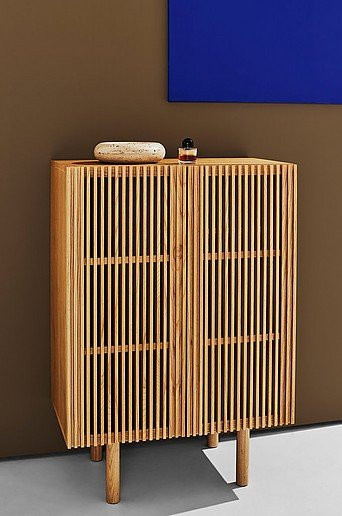 Fleur Schrank in Braun mit Soft-Close-Türen und Regalböden, Retro-Design aus Esche und MDF, B/T/H: 100 x 40 x 70 cm - Bild 1