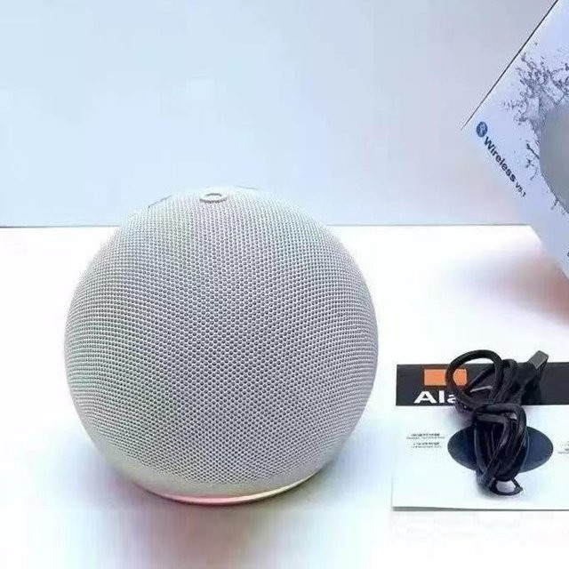 Alaxe Kleiner Bluetooth-Lautsprecher Mini RGB-Lautsprecher mit IPX6 Wasserschutz, Beige - Bild 1