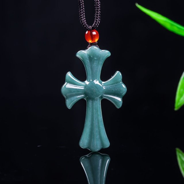Halskette mit Smaragd-Jade Kreuz-Anhänger, Unisex - Bild 1