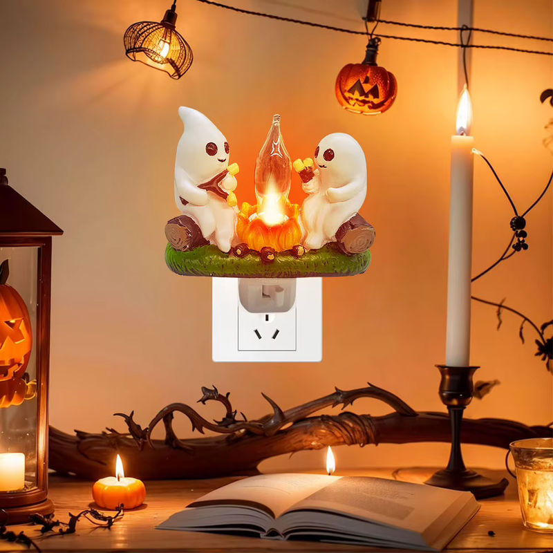 Gruseliges Halloween Nachtlicht Geist am Lagerfeuer mit flackernder Marshmallow-Funktion - Bild 6