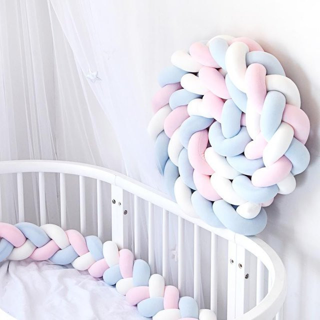 Chose One Babybett Kollisionsschutz Bettstreifen als Dreistrang-Zopf mit weicher Polsterung in Multicolour, 3m - Bild 1