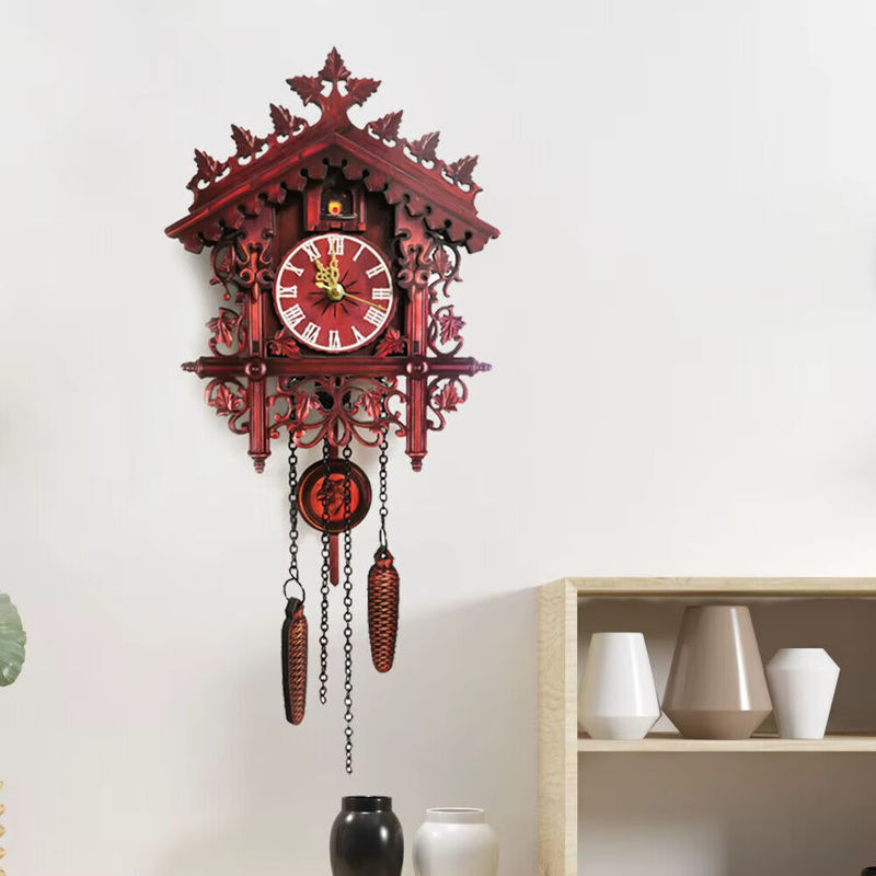 Vintage Kuckucksuhr aus Holz mit Pendel in Braun und Rot, analoge Wanduhr im antiken Design - Bild 2