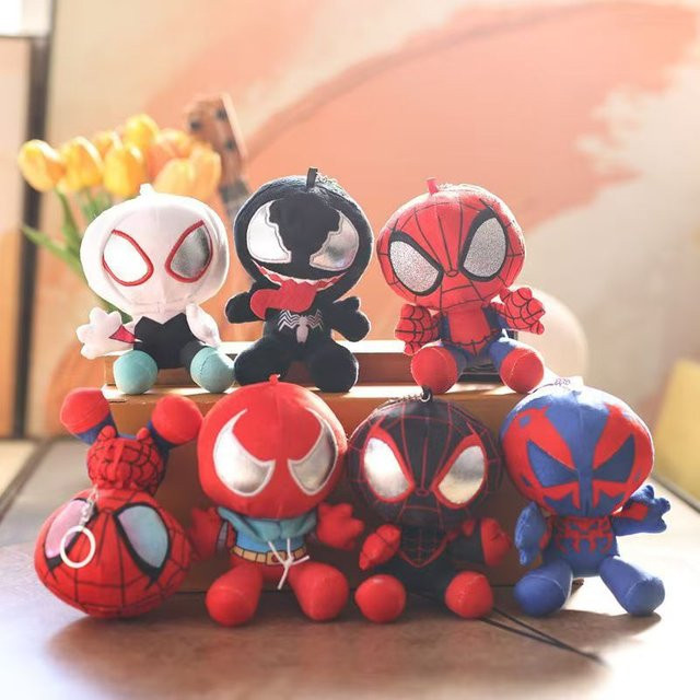 Bandai Spider Man Plüsch-Schlüsselanhänger, Gwen Stacy, Peter Parker, Miles - Bild 1