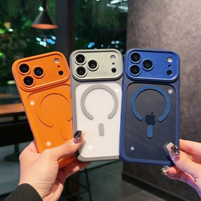 Magnetische MagSafe Hülle für iPhone 17 Air, 16 und 15 Pro Max in Orange und Gold mit kabelloser Ladefunktion - Bild 1