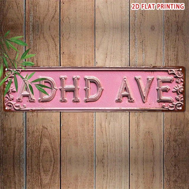 Vintage Metallblechschild HELLOYOUNG ADHD AVE Retro-Wanddekoration in Rosa, B: 40,0 cm, H: 10,0 cm, T: 1,0 cm - Bild 1