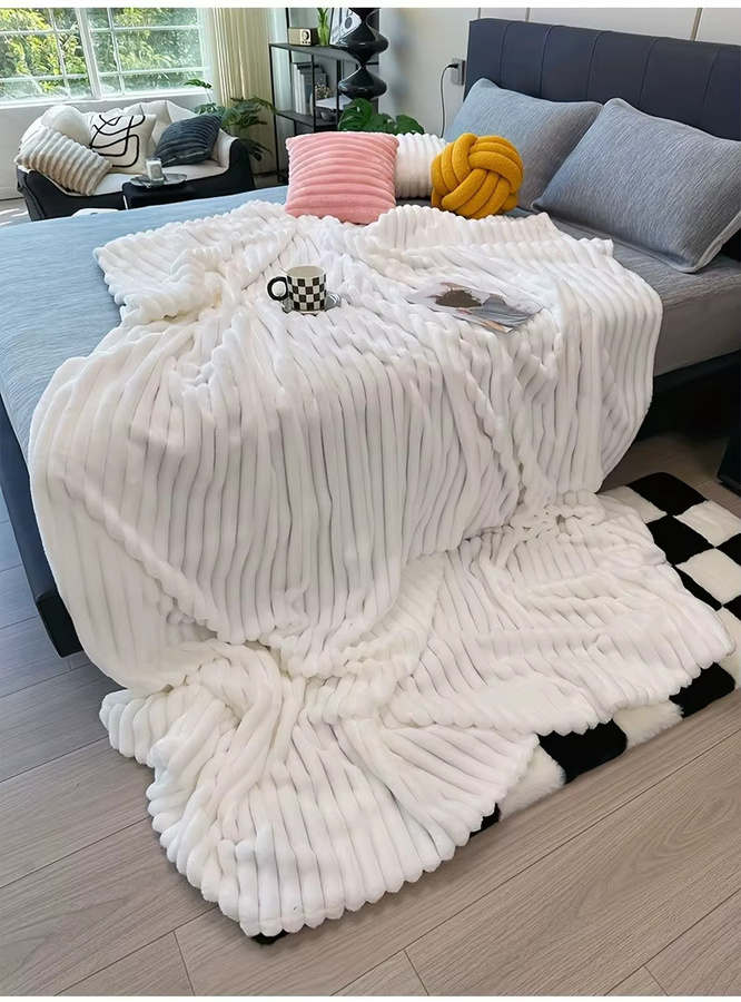 Evich Gestreifte Flanell-Fleece-Decke in Weiß und Mehrfarbig, ultraweiche Kuscheldecke für Bett und Couch - Bild 2