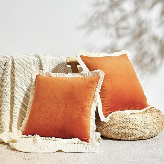 Weicher Samt-Dekorationskissenbezug von efundeal im Boho-Stil mit Quasten und Fransen, Farben: Orange, Beige, Grün und Gelb - Bild 1