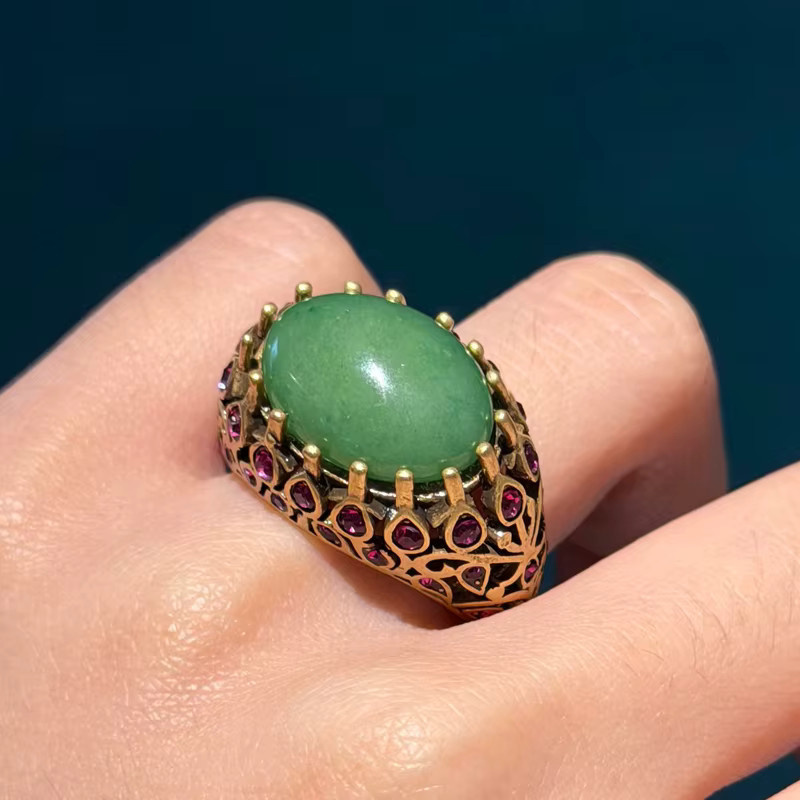 Icareu Ring, goldfarben, hellgrüner ovaler Stein, Strass, Damen - Bild 3