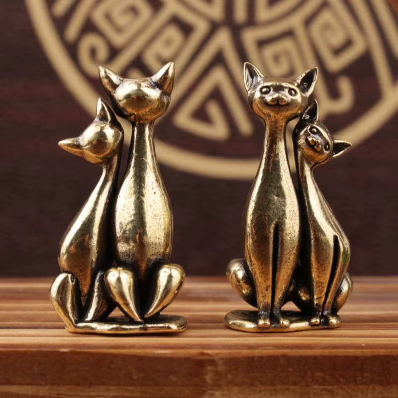 JETTING Katzen-Skulptur aus Messing in Gold, Doppel-Katzen-Ornament als Deko-Figur für Schreibtisch und Wohnzimmer - Bild 2