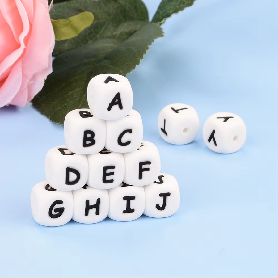 LOFCA 40 Stück Alphabet-Silikon-Buchstabenperlen in Weiß und Multicolour, 12 mm, BPA-freie Zahnungsperlen für Beißringe und Stillzeit-Zubehör - Bild 2