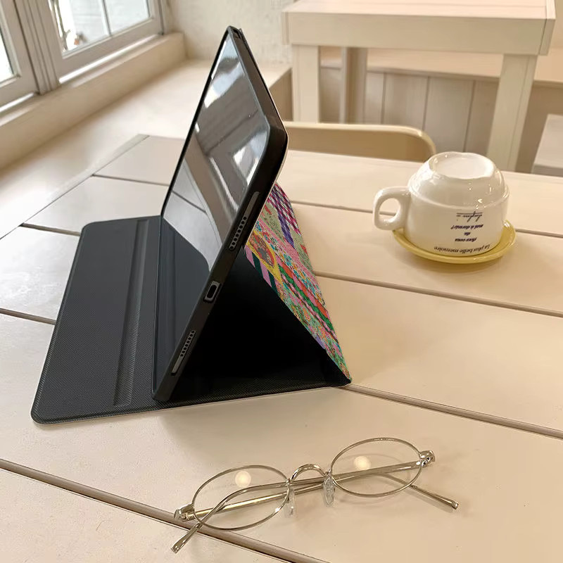 iPad Hülle mit floralem Bärenmuster für Apple iPad Pro 10/11 Zoll und iPad Air 3/4/5 in Weiß und Multicolour - Bild 5