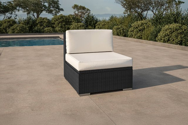 OUTFLEXX Mittelelement aus Polyrattan in Creme/Weiß und Schwarz mit Polstern, Kissen und wasserfester Kissenbox - Bild 1