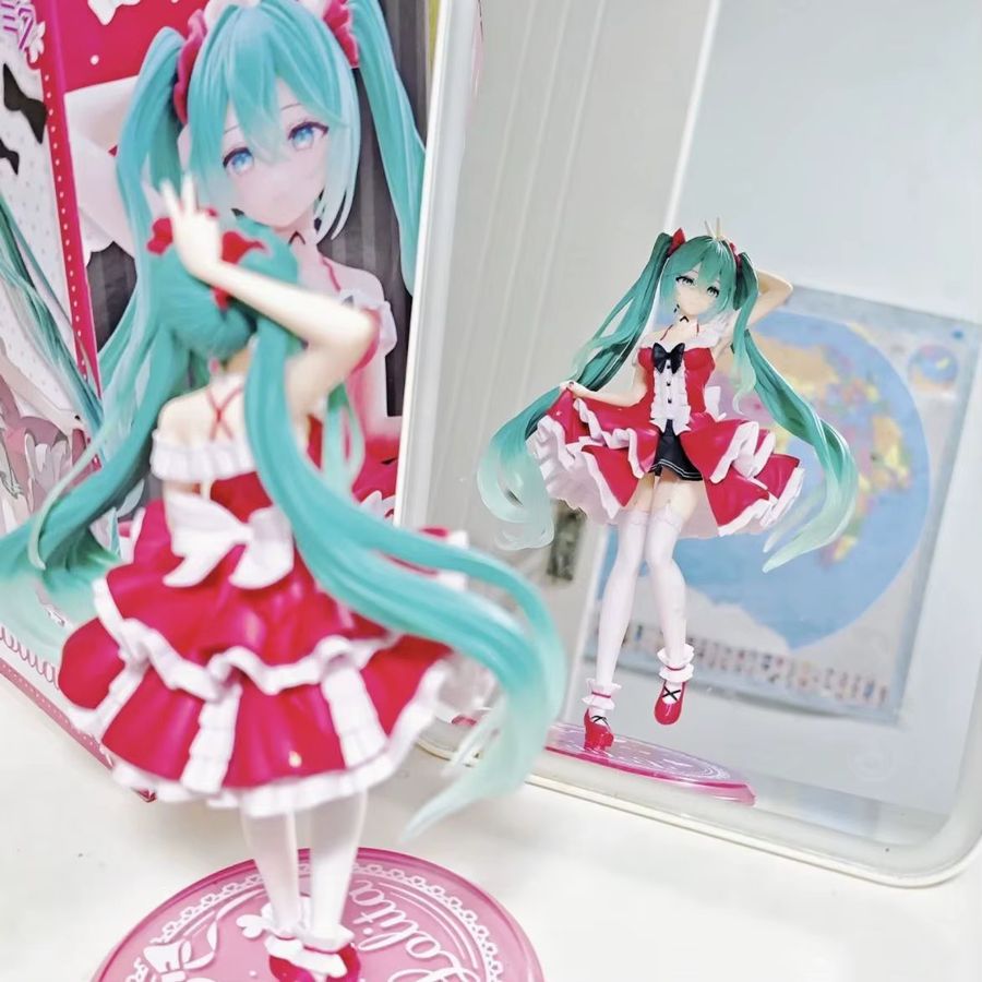 Bandai Hatsune Miku Lolita Anime Figur in Multicolor als dekoratives Modell für deinen Schreibtisch - Bild 3