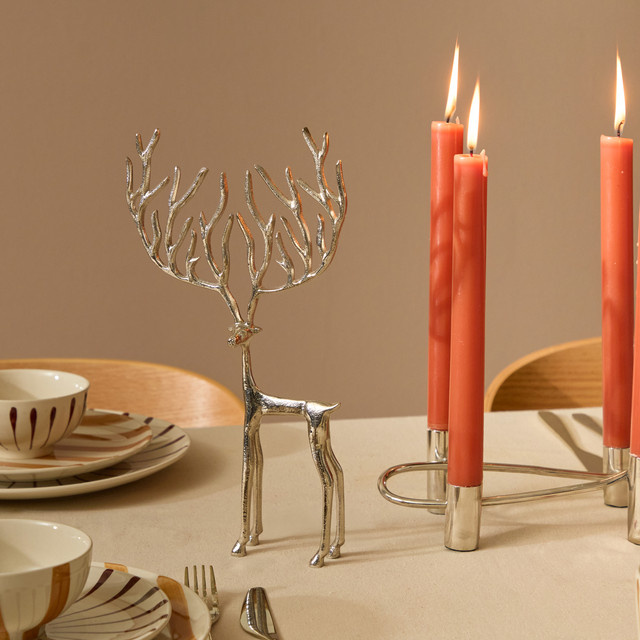 BLUME2000 Weihnachtsdeko Hirsch aus Aluminium in Silberfarben - Bild 1