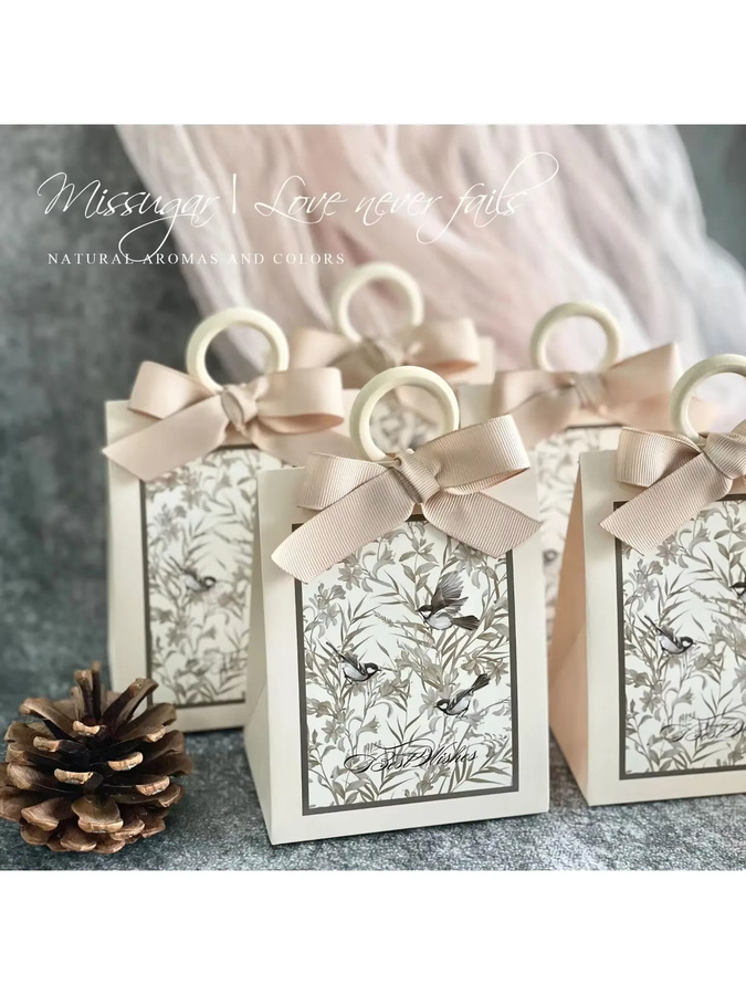 Retro Geschenktüten mit Blumen und Vogel Motiv für Hochzeit und Party in Grün, Champagner, Rot und Gold - Bild 1