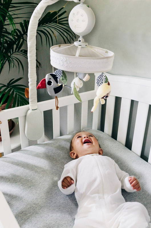 Tiny Love Boho Chic Baby Mobile mit Spieluhr, LED-Beleuchtung und Tierfiguren in Weiß - Bild 6