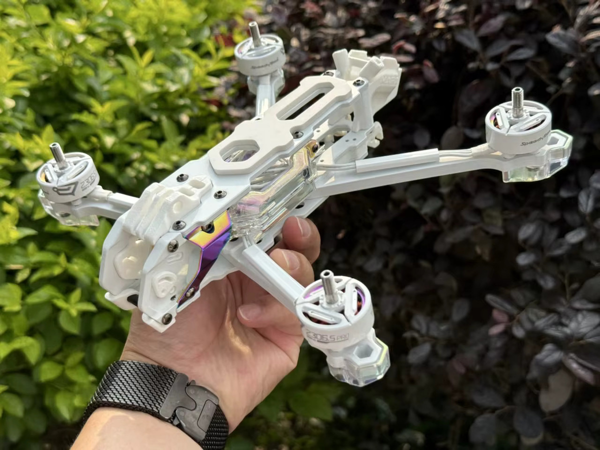 SpeedyBee Mario 5 FPV DIY Rahmen-Bausatz in Weiß - Bild 3