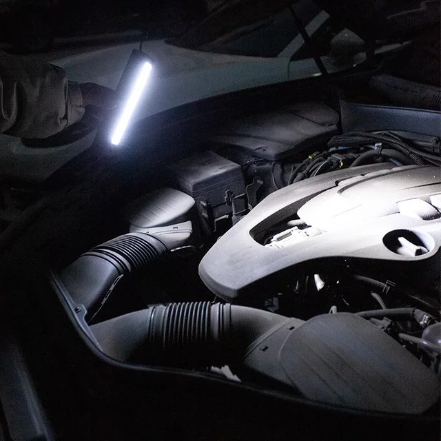 LED Arbeitslicht Schwarz mit Haken für Auto und Camping als Notlampe - Bild 1