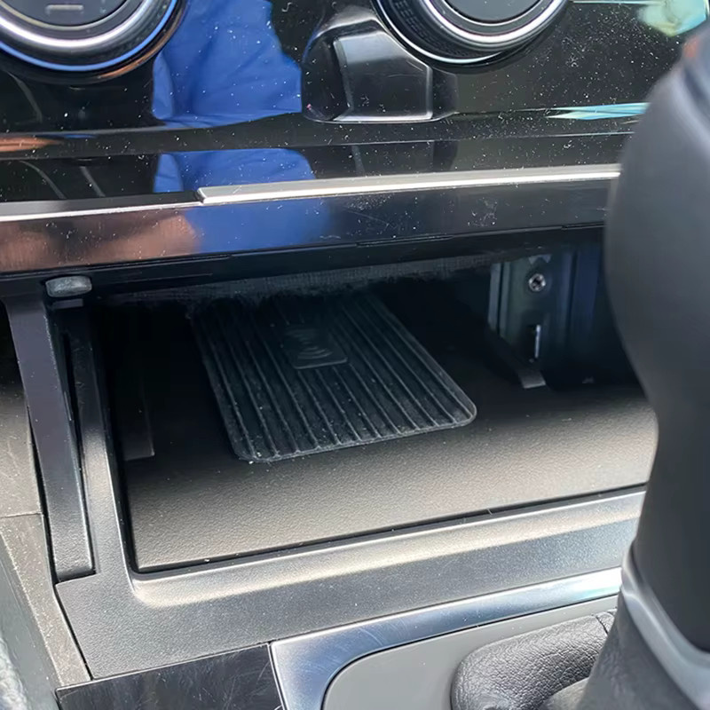 Carinway 15W kabelloses Auto-Ladegerät für die Mittelkonsole in Schwarz für Volkswagen Golf 7 MK7 - Bild 2