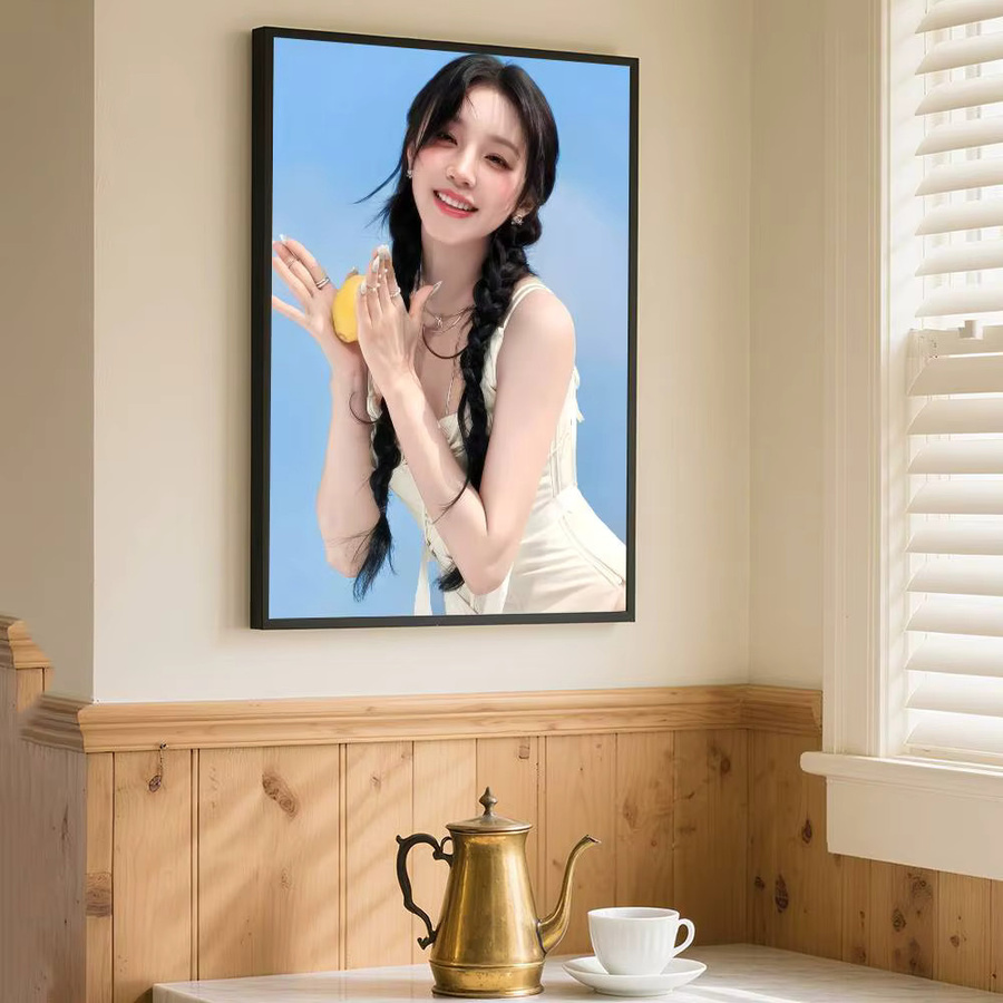 Singer YUQI Poster selbstklebender wasserfester Kunstdruckaufkleber aus Papier in Mehrfarbig - Bild 4