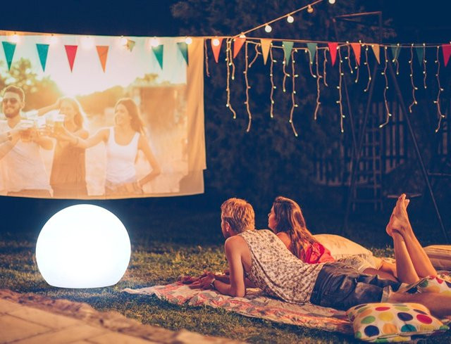 LED Lichtkugel Sphere in Weiß, dimmbar mit Fernbedienung und Dämmerungssensor, RGBW Multicolour, IP68 wasserdicht für Garten und Pool, Durchmesser: 60 cm - Bild 1