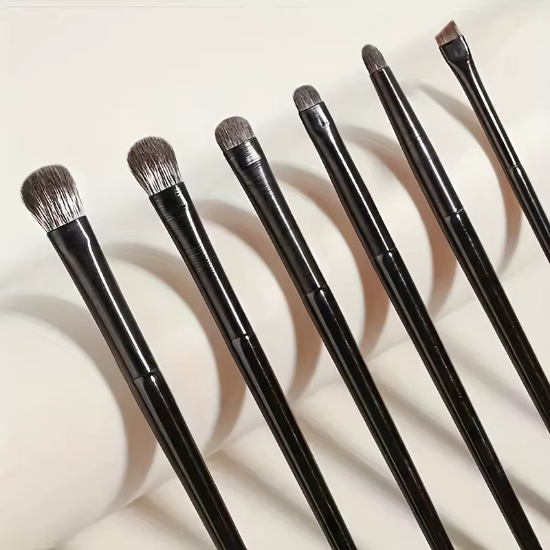 7-teiliges veganes Make-up-Pinsel-Set mit Detailpinseln und Dreiecksschwamm - Bild 2