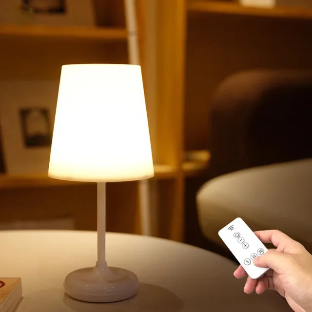 Moderne LED-Schreibtischlampe in Weiß mit Touch-Dimmer, Fernbedienung und USB-Aufladung, ideal als Nachtlicht oder zum Lesen, B/T/H: 13,0 x 13,0 x 29,0 cm - Bild 1