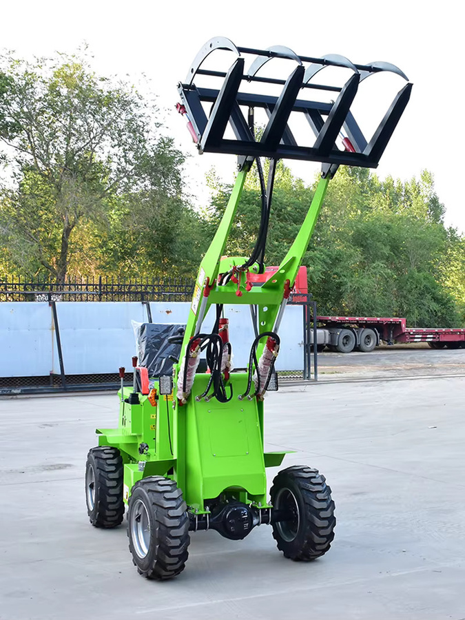 Elektrischer Mini-Lader DCNB in Grün für Haushalt, Baustellen und die Reinigung von Viehmist auf Farmen - Bild 6