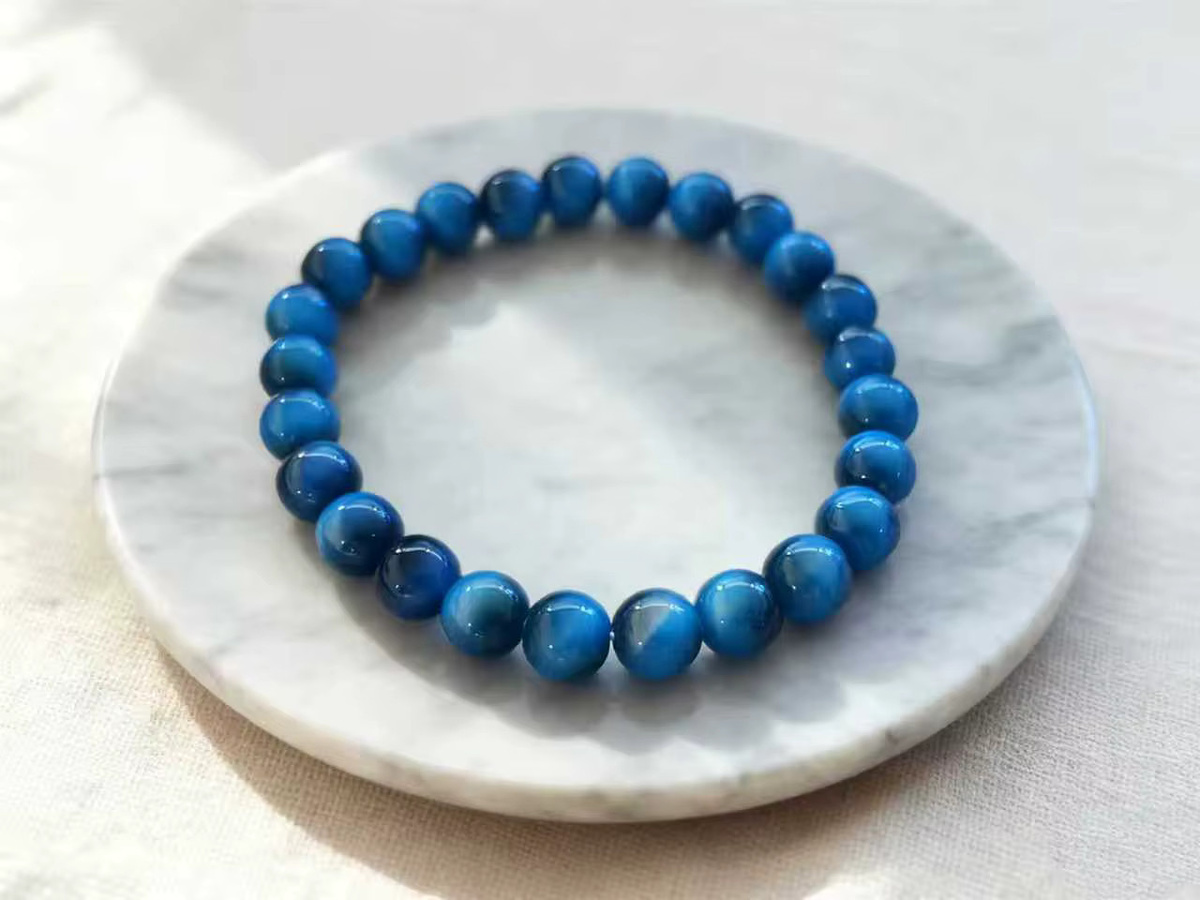 Armband blaues Tigerauge-Glasimitat, Unisex, 6/8/10 mm - Bild 2