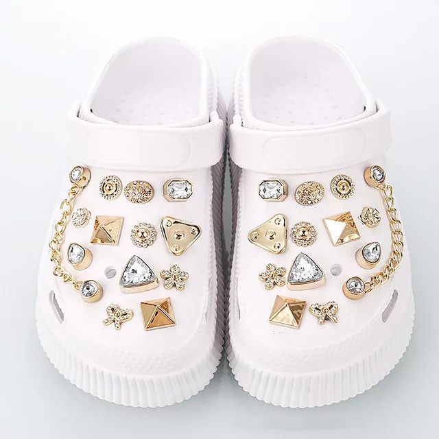 YNPO Schuh-Charm-Set, 24-teilig, goldene Metallkette, Strass, Sandalen-Zubehör - Bild 1