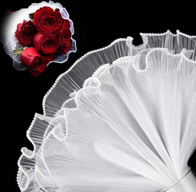Blumen-Geschenkpapier-Set mit Perlenkanten in Weiß inklusive weißem Blumenstrauß-Geschenkpapier zur Blumenverpackung für den Valentinstag - Bild 1