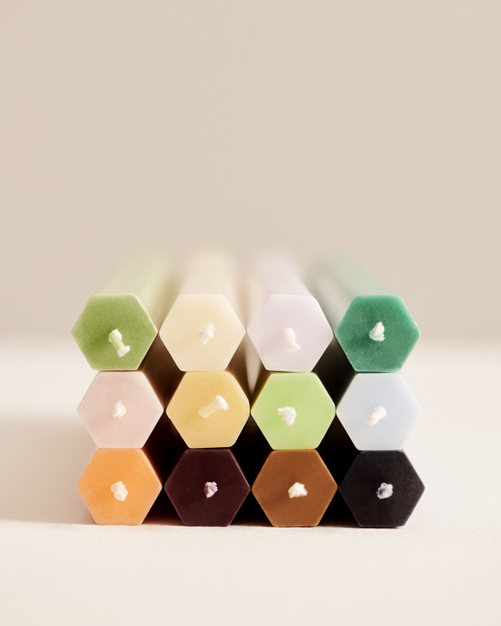 HAY Hexagon Kerze in Multicolour mit geometrischem Design - Bild 1