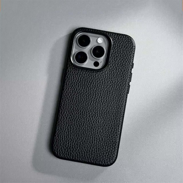 UEDESHENG Luxus Lederhülle mit Magnetfunktion und Linsenschutz für iPhone 14 Pro, Schwarz, MagSafe kompatibel - Bild 1