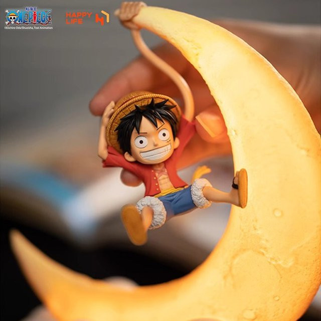 Bandai One Piece Ruffy Nachtlicht Mond Lampe mit magnetischer Steuerung in Gelb - Bild 1