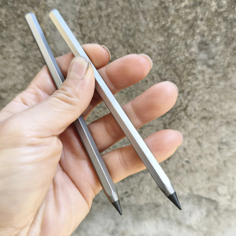 Multifunktionaler EDC-Bleistift aus Titanlegierung von VALYRIAN in Silber - Bild 3
