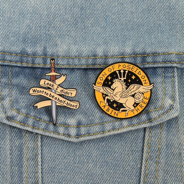 Miss Zoe Brosche Emaille, Pegasus, Schwert, Bunt, Unisex - Bild 1