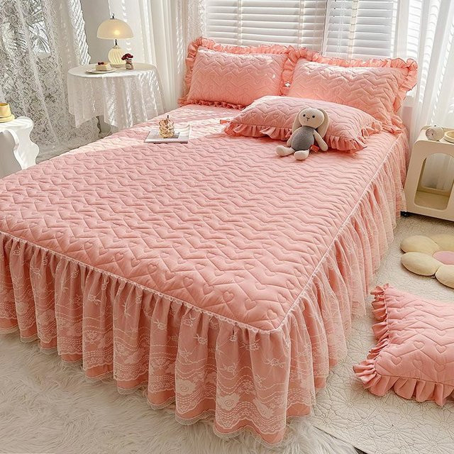 Dreiteiliges Bettwäsche-Set von Your Warm Home in Pink mit gestepptem Baumwollspannenbettlaken und Tagesdecke im Prinzessinnen-Stil, B/T: 180 x 220 cm - Bild 1