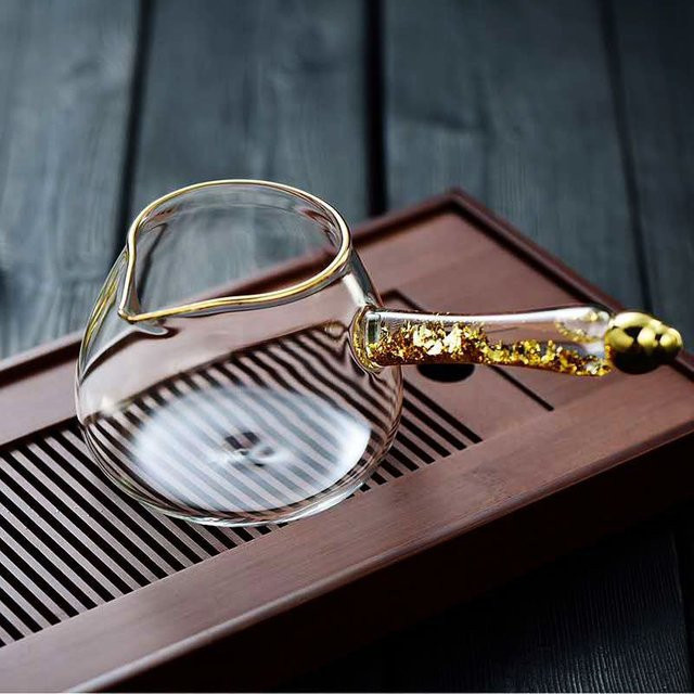 Transparenter Glas-Gongfu-Teekrug mit goldenem Griff und Goldfolie-Details, 7,5 l - Bild 1