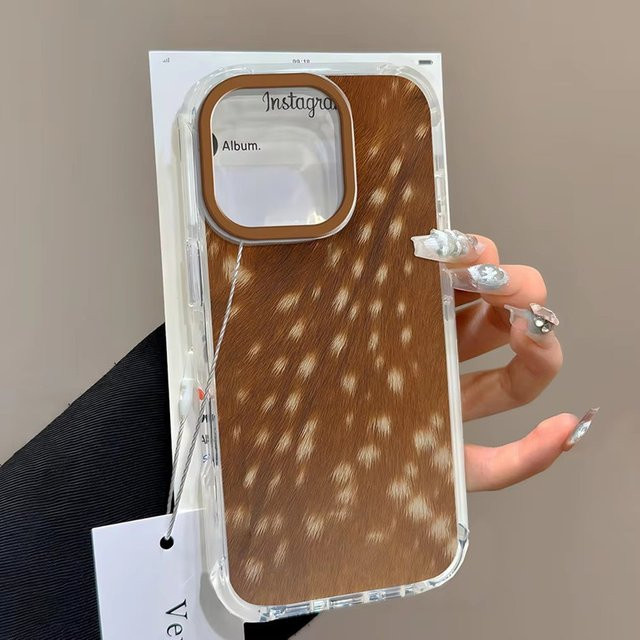 Apple Handyhülle mit Hirschmuster in Braun für iPhone 11 bis iPhone 17 Pro Max und SE 2022 Kreatives Design Cover - Bild 1