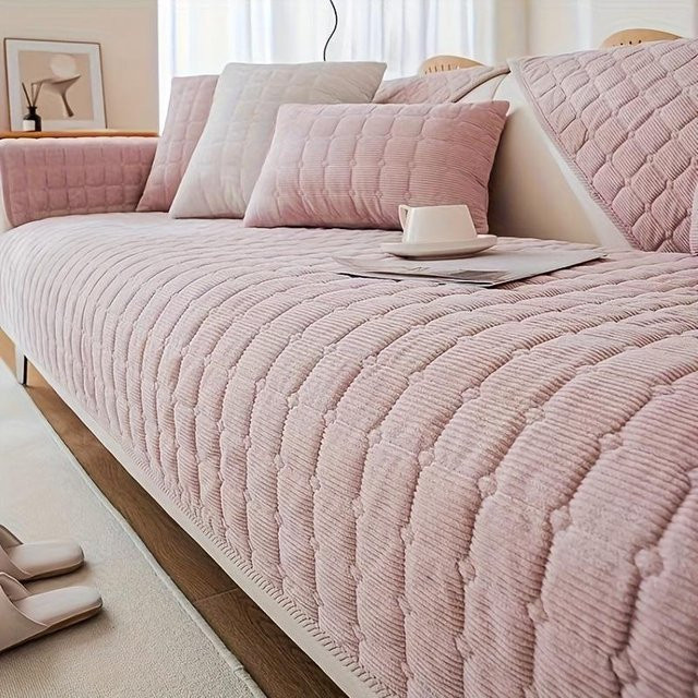 Universeller Sofabezug aus Plüsch in Pink, rutschfester und verdickter Couchbezug für dein Wohnzimmer, B/L: 110 x 240 cm - Bild 1